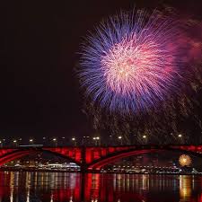 В москве в честь дня победы состоялся салют из 12 тысяч фейерверков, сообщает риа новости. Alexey Kuzminov V Instagram Prazdnichnyj Salyut Torzhestvennoe Zavershenie Dnya Pobedy Denpobedy Salyut Salyutpobedy Sydney Opera House Opera House Landmarks