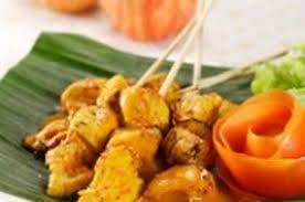 Sate padang memakai bahan daging sapi, lidah, atau jerohan (jantung, usus, dan tetelan) dengan bumbu kuah kacang kental (mirip bubur) ditambah cabai yang banyak sehingga rasanya pedas. Sate Ayam Bumbu Padang Sajian Sedap