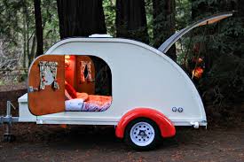 So here's a quick introduction to teardrop trailers for you in case you're not familiar with them! 8 Outstanding Teardrop Camper Kits Frippo News