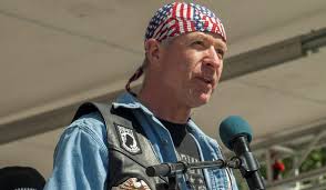For commander of USS Cole, Rolling Thunder a chance to 'raise a glass'