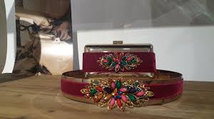 Bolsos Preciosos Con Cinturones A Juego Con Cinta De Terciopelo En Color Granate Y Pieza Multicolor Pruebalos Bolsos De Fiesta Carteras Y Bolsos Cinturones