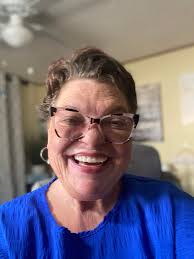 Dee Dee is working her way through Single Note Soloing v2. 😸