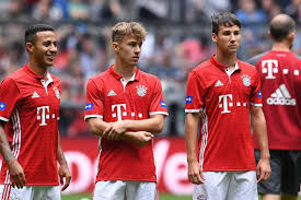 ▻ abonniere unseren kanal niklas dorsch ist ein riesiges talent im deutschen fußball. Fruchtl Tillman Dorsch Co Funf Top Talente Des Fc Bayern Goal Com