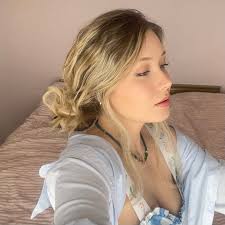 Hey how are you today? I'm alone in my house I want someone to chat with  me.😊😜🤞