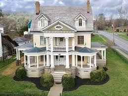 1900 Mansion In Fairmont West Virginia Captivating Houses Mansions Victorian Homes Dream House Exterior