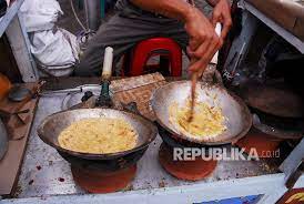 Kerak Telor Jadi Kuliner Favorit Di Lokasi Wisata Republika Online