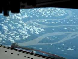 Las aerolíneas que viajan al destino son latam, viva colombia y puedes llegar a santa rosa perú sola vía fluvial desde leticia, tabatinga, manaos o iquitos. Leticia Rio Amazonas Limites Colombia Brasil Peru A 36000 Pies Youtube
