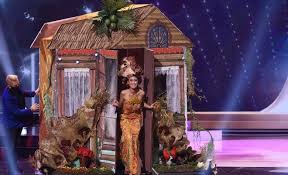 Hari park in miss universe national costume show hollywood. Ywo Rqmsvkpiqm