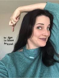 Jennifer Bain's Instagram, Twitter & Facebook