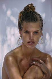 kim riekenberg by marie schmidt minimalist fashion photography portrait fashion portrait