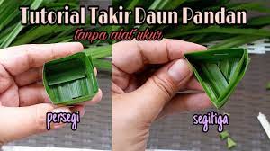Namun tepung ini memiliki perbedaan warna, bentuk, dan kegunaan, bahkan jika dilihat dari kasat mata keduanya tidak memiliki kesamaan bentuk dan tekstur. Tutorial Takir Daun Pandan Bentuk Persegi Dan Segitiga Tanpa Alat Ukur Youtube