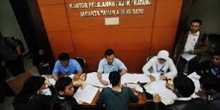 Pin Di Cek Gaji Pegawai Swasta Pns Bumn Pramugari Pilot