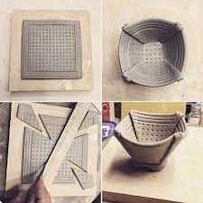 While the clay is still soft, carve or press patterns into it. Wie Man Eine Gefaltete Minischussel Macht Gefaltete Macht Minischussel Beginner Pottery Slab Pottery Slab Ceramics