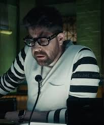 Harry Keshegian Outfits & Fashion