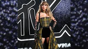 Taylor Swift, Sabrina Carpenter and Addison Rae light up the MTV Video  Music Awards red carpet - ABC7 Los Angeles