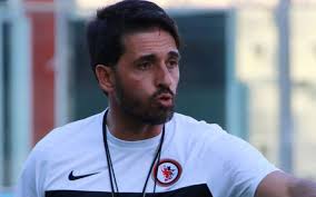 Spordb, gianluca grassadonia antrenörlük bilgilerini, antrenörlük kariyerini, antrenör istatistiklerini sunar. Grassadonia Aggredita La Figlia Del Tecnico Del Pescara Periodicodaily Sport