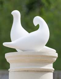 Whether you're looking for a large garden ornament to dress up your space, or a stunning metal garden ornament to add a touch of character, you'll find it here. Modern Dove Sculpture With Beautiful Clean Lines