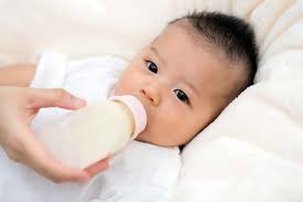 How many ounces of formula or breastmilk should a four month old baby eat? How Much Formula Does Your Baby Need Happy Family Organics