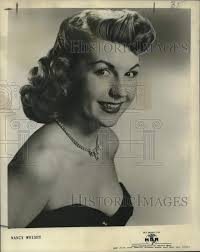 1952 Press Photo Lovely singer Nancy Wright poses for a promotional photo