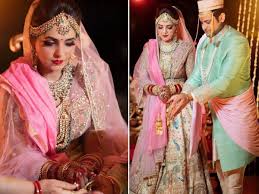 Shalini talwar singh yo yo honey singh wife, age, date of birth, wiki, height, weight, age, biography get whole information and details about shalini talwar singh here. 15 Unseen Pictures Of Sugandha Mishra And Sanket Bhosle S Wedding From Seven Rounds To Kanyadaan Jsnewstimes