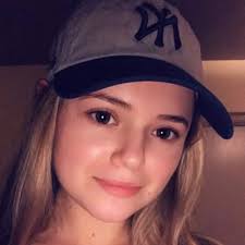 Amber King (@King___amber)