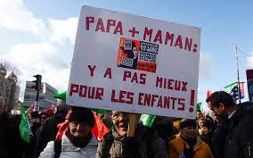 Des opposantes à la pma pour toutes, dimanche, dans les rues de paris. Manif Anti Pma Pour Toutes On N A Pas Beaucoup D Espoir D Etre Entendu Le Parisien
