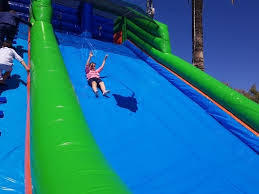 Pool inflable alquiler de juegos inflables para adultos y chicos. Alquiler Castillos Hinchables Wipeout Juegos Humor Amarillo