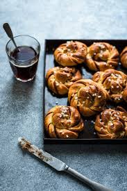 Les Brioches Suedoises A La Cannelle Les Fameux Kanelbullar Je Les Aime D Amour Ces Jolies Petites Brioches Elles Me Recha Brioches Culinaire Alimentation