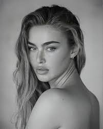 New campaign for @shopshymi Shot by @lalo.graphy Make up @alymuah Brows  @ibrows_miami Production @drew.bey @bey.mgmt Tan @sobetan Grateful for  @brickellholisticdentistry to ensure i have the perfect smile