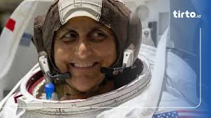Kisah Sunita Williams Astronot NASA Terjebak di Luar Angkasa