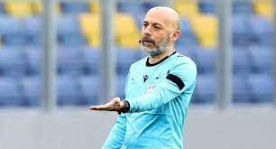 Fenerbahçe ile x takım karşılaşmaktadır. Cuneyt Cakir Euro 2020 De Gorev Alacak Trt Spor Turkiye Nin Guncel Spor Haber Kaynagi