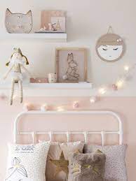 Perfect room for a teenager or tween girl! 12 Girls Bedroom Ideas That Are Fun And Easy To Create Hello
