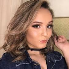 Provoqueı meu namorado dançando funk! Papel De Parede Larissa Manoela Vagalume