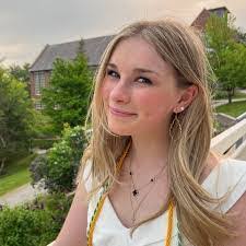 Fallon Frye's Instagram, Twitter & Facebook