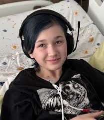 hey yall. Does anyone here have the glue and skill to fix books that the  pages are detaching from the cover of the spine? It doesn't seem like it  would be rocket