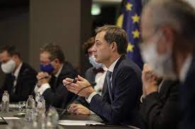 de standaard het overlegcomité, met alle regeringen van ons land, zit sinds 14 uur weer samen om de coronamaatregelen te bespreken. Liveblog Corona In West Vlaanderen Op 2021 06 04 Overlegcomite Beslist Vandaag Over Hoe We Op Reis Gaan Kw Be
