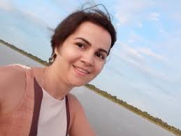 Pensar currículo a partir da obra Documentos de Identidade: uma introdução  às Teorias do Currículo de Tomaz Tadeu da Silva