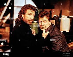 Hitman Hitman, Chuck Norris, Michael Parks Cliff Garrett (Chuck Norris)  trifft seinen Ex-Partner Ronny Delaney (Michael Stock Photo