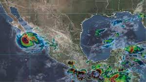 La humedad de los suelos, producida por el paso de la tormenta tropical olaf una semana antes, combinada con la fuerte lluvia generada por paulina, causó severos deslaves e inundaciones en colonias en la periferia de la bahía de acapulco. Nwheqg7wapt0im