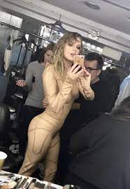 Taylor Swift Shakes Off Nude Bodysuit Shaming of Her '...Ready for It?'  Music Video: 'Warms My Heart | kare11.com