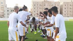 إليامي يسجل ظهوره الأول في تدريبات نادي الاتحاد صور سعودي 360 واصل فريق الاتحاد بقيادة المدير الفني البرازيلي فابيو كاريلي مساء Academic Dress