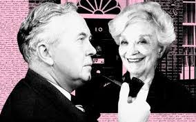 Janet Hewlett's Instagram, Twitter & Facebook