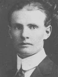 Lester Samuel's Instagram, Twitter & Facebook