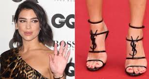 Her father is dukagjin lipa and mother anesa lipa. Dua Lipa S Height Outfits Name Feet And Net Worth