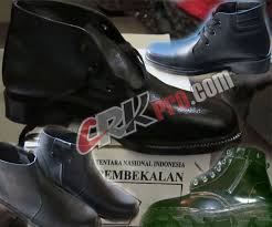 Bahan ini membuat sepatu anda lebih cerah dan lebih terlihat berwibawa saat digunakan. Sepatu Sekolah Warna Hijau Red Pastel E