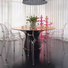 The louis ghost was inspired by an even more infamous moment in furniture design history. Pin Na Doske Esszimmer