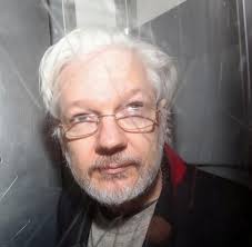 Für seine kritiker ist assange ein spion und verräter, der es verdient, bestraft zu werden. Julian Assange Aktuelle News Nachrichten Zum Wikileaks Grunder Welt