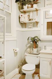 Dining room with a green/teal feature wall painted in dunn edwards encore teal. The Best Bathroom Paint Colors For Selling A House Apartment Therapy