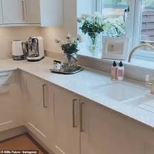 Billie faiers daughter, nellie, has a tantrum when her dad greg tries to wipe her nose. Billie Faiers Shows Off Marble Kitchen Renovation At Essex Home Daily Mail Online