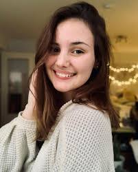 Lisa Hofer's Instagram, Twitter & Facebook